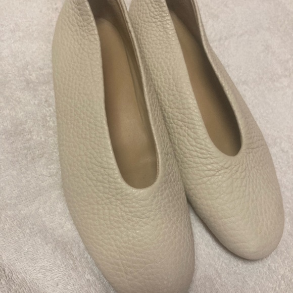 Balagan Ballerina Cream Flats Minimalist Design - Picture 3 of 9